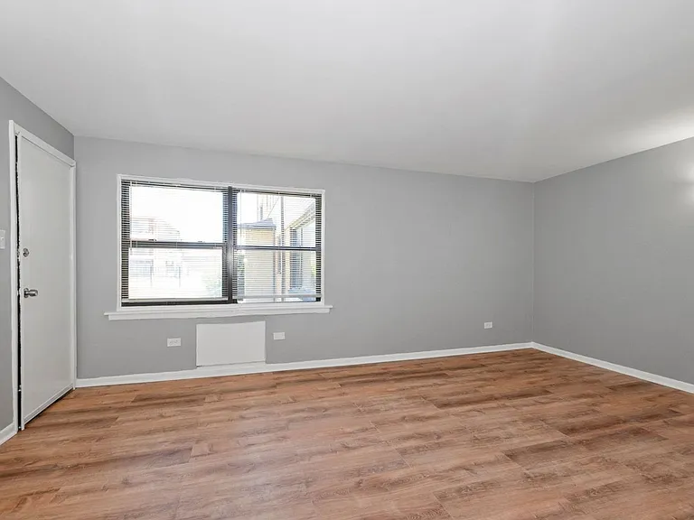 7900 S. Paxton Ave. — Photo 20