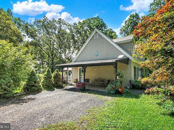 3rd image of 455 Hilltop Rd