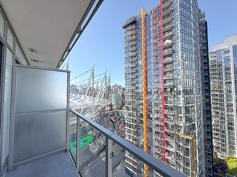 97 W Georgia St #1420 — Photo 9