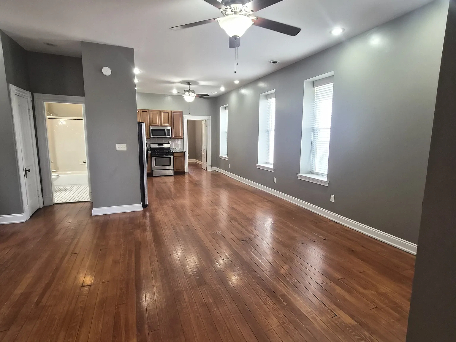 2 bed, 1590 sqft, $1,200 — Photo 2