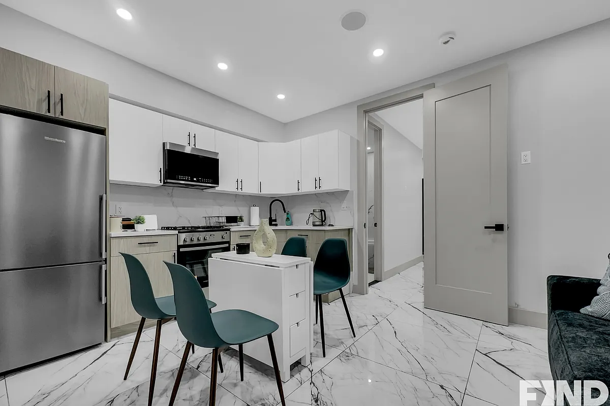 563 New York Avenue GROUNDFLOOR
