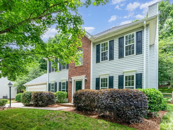 6033 Edinmeadow Ln, Charlotte, NC 28269