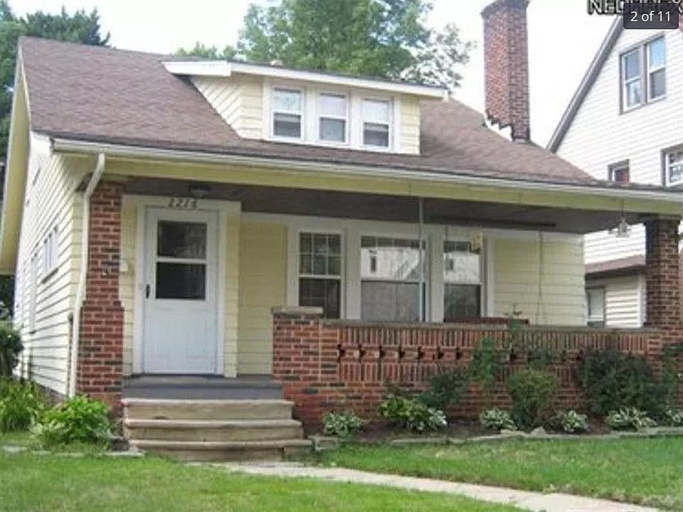 Relaxing front porch