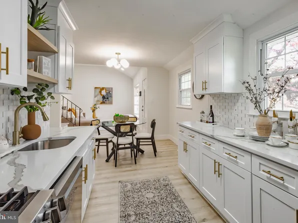 716 S Chester Ave, Riverside, NJ 08075