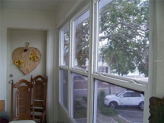 4th image of 1221 Drew St APT A22