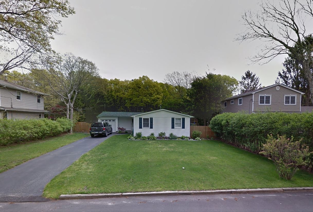 31 Cranford Blvd, Mastic, NY 11950 Zillow