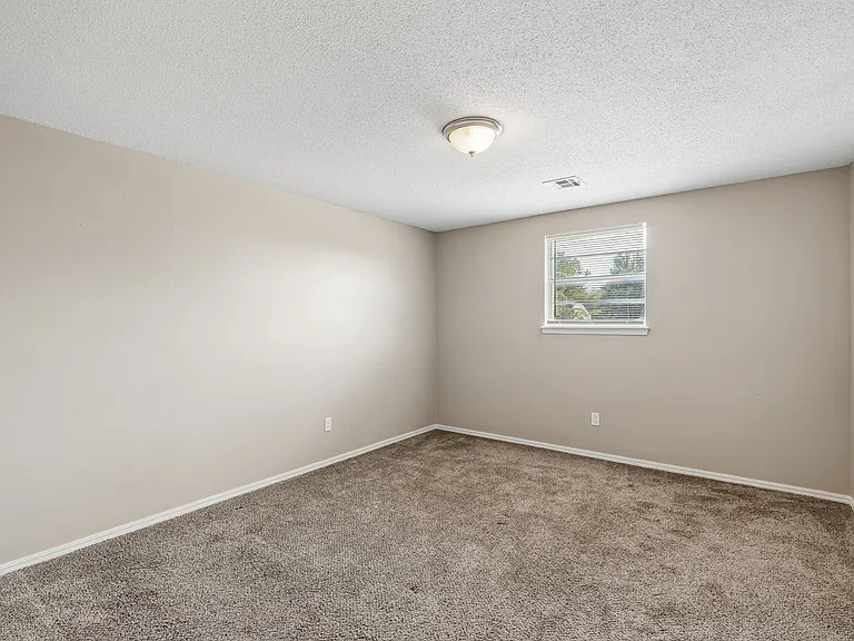 5825 NW 72nd St — Photo 32