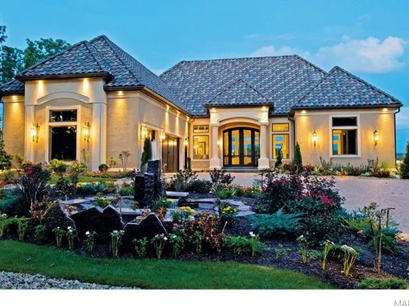 40 Via Prererenz, Sunrise Beach, MO 65079