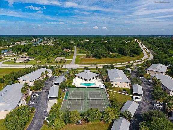 3rd image of 9875 Fiddlers Green Cir #9