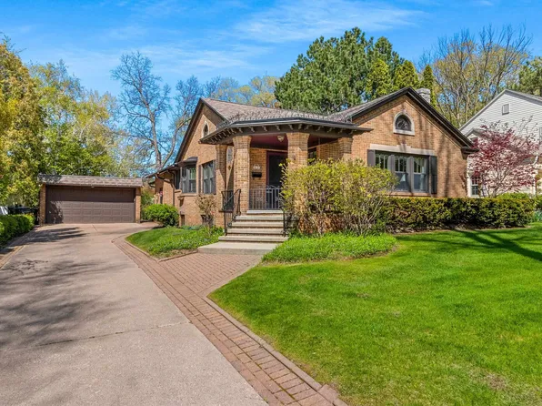 212 Miramar Dr, Green Bay, WI 54301