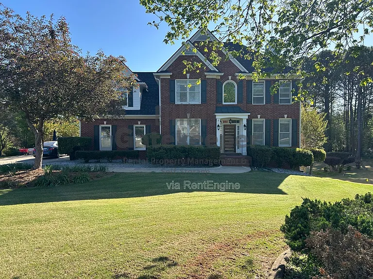 115 Hidden Lake Dr — Photo 1