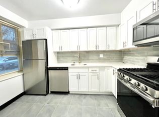 192-15 71st Cres #D, Fresh Meadows, NY 11365