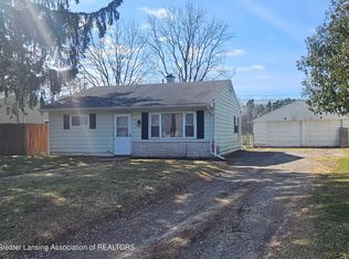 1422 Warwick Dr, Lansing, MI 48910