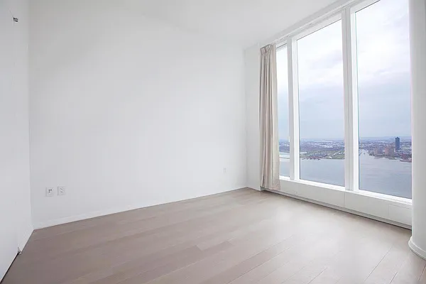 Rented by Battery Park Realty | media 20