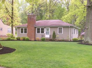 1956 Horseshoe Blvd, Westlake, OH