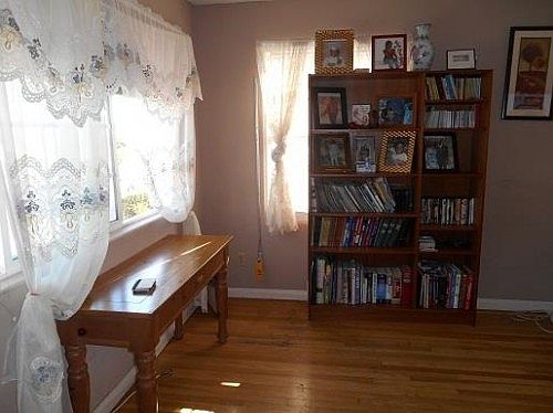 4th image of 2562 Baily Ave