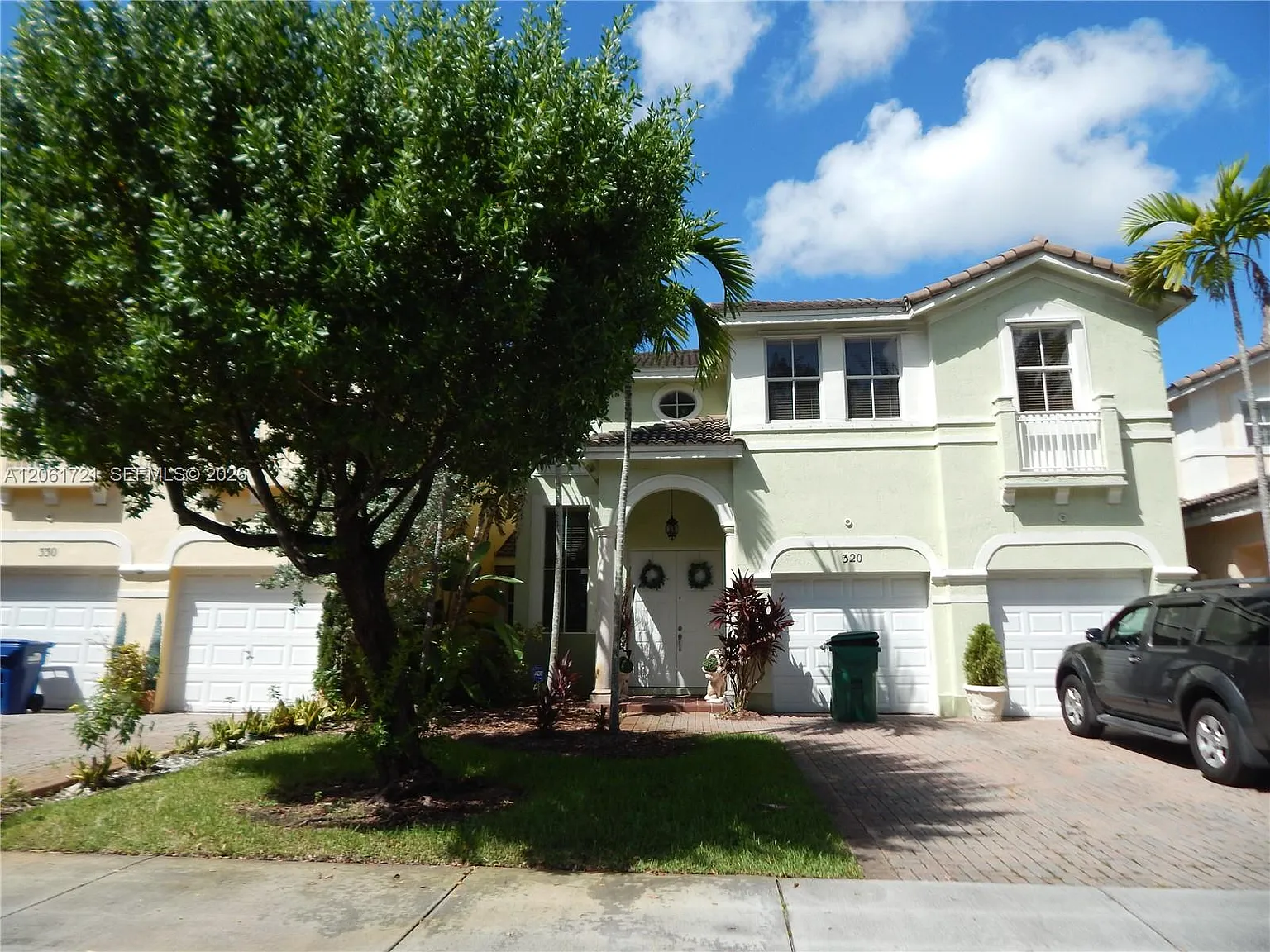Century Villas — Photo 1