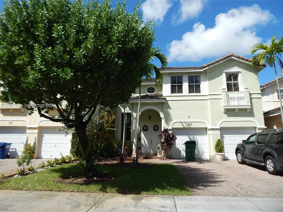 320 SW 87th Ct