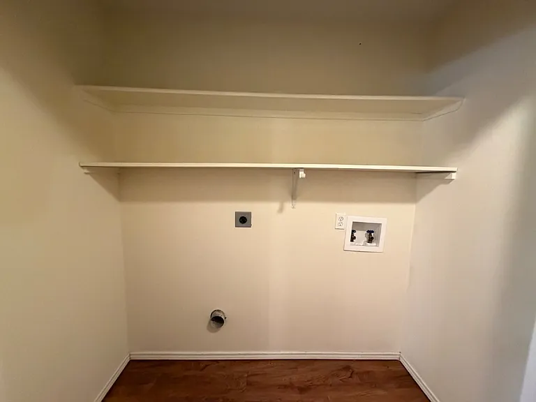 9709 Joliet Ave — Photo 12