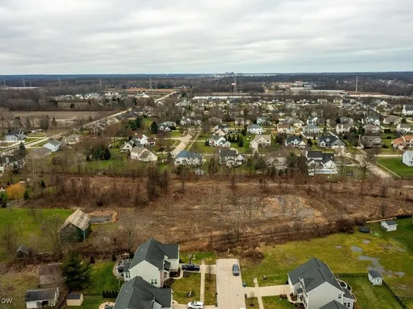 Springfield Dr, Avon, OH 44011