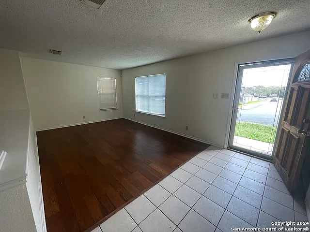 8315 Northaven Dr — Photo 2