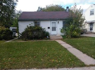 5557 N Long Island Dr, Milwaukee, WI 53209