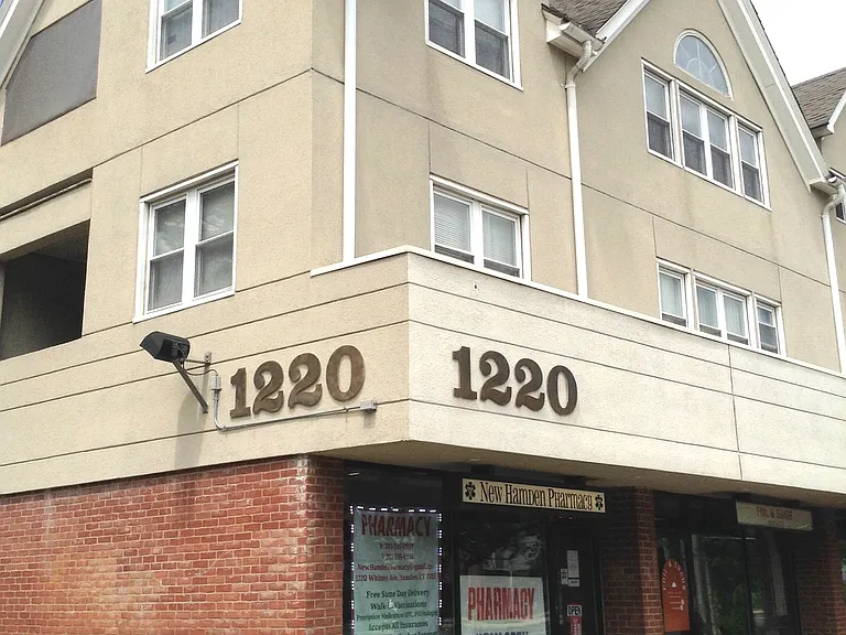 1220 Whitney Ave #D2 — Photo 1