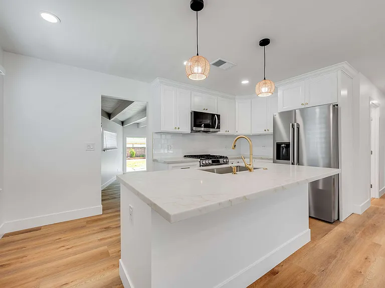 4342 Arabella St — Photo 9