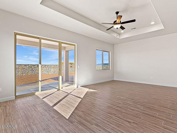 3rd image of 3611 Sirocco Ave