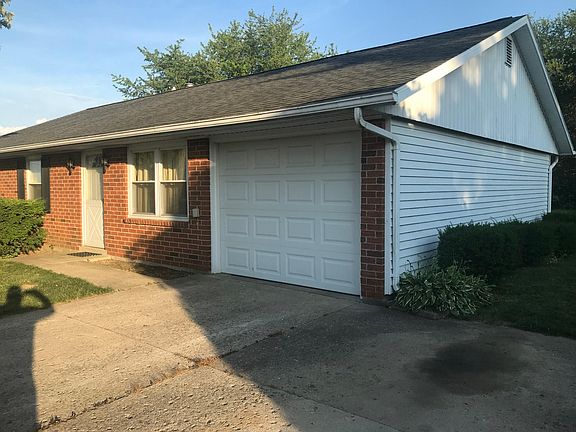 2nd image of 1815 Glenn Pl