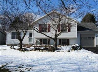 138 Pacer Dr, Henrietta, NY 14467