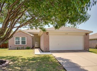 1310 Wenatchee Dr, Krum, TX 76249