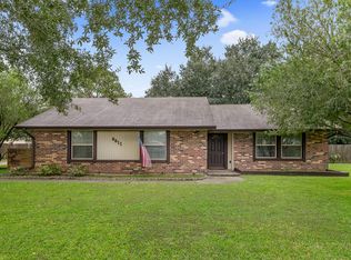 6811 Meadow Ridge Ln, Lake Charles, LA 70605