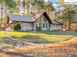 307 Minnie Ln, Bakersville, NC 28705