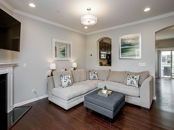 4th image of 493 Kenilworth Ave