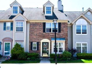 82 Maria Ct, Kendall Park, NJ 08824