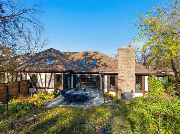 6807 Dovre Dr, Edina, MN 55436