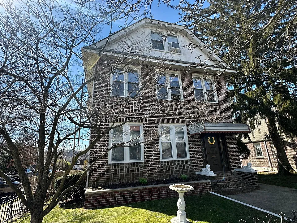 48 Grand Ave #2F