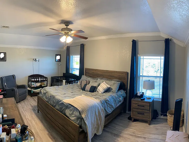 2801 Curtis Dr — Photo 10