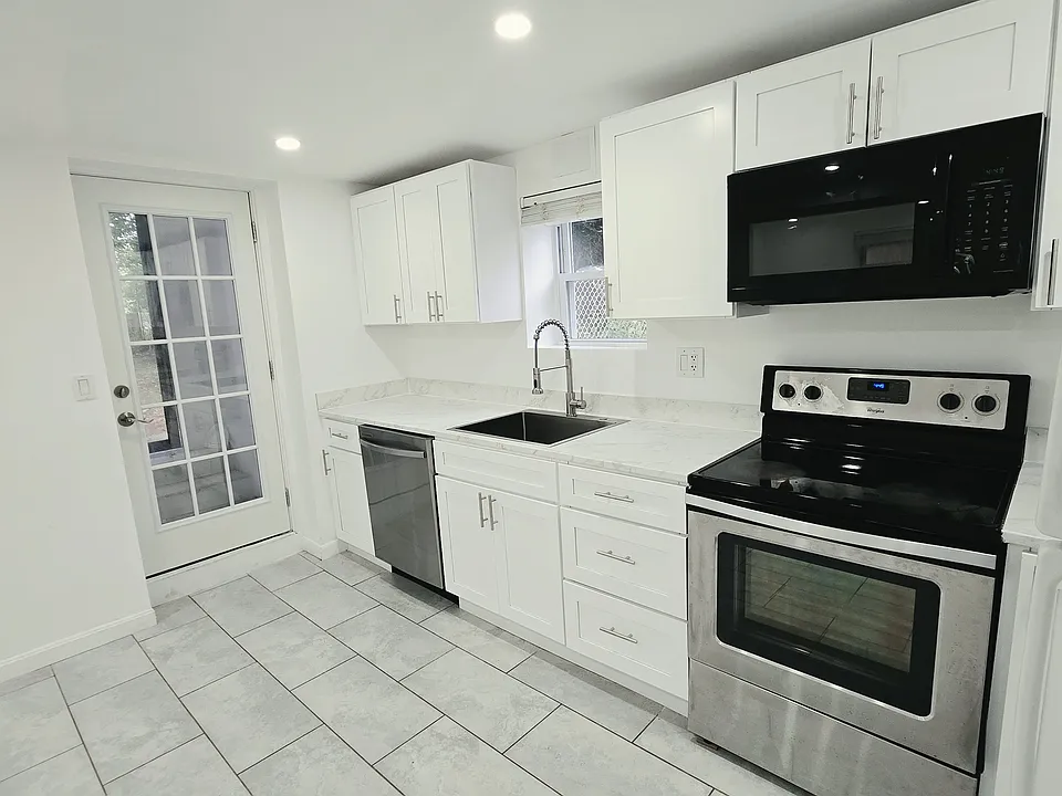 19 Albert Ave #1