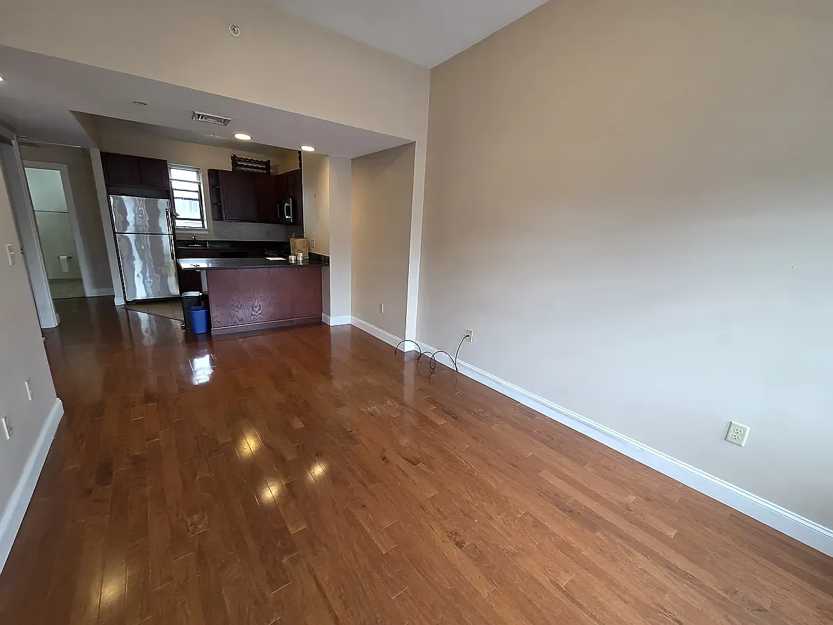 1 bed, 700 sqft, $2,900 — Photo 2