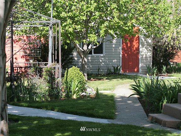 4th image of 57910 Spokane Boulevard NE
