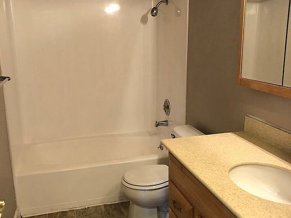 5th image of 1100 Vista Pl APT O
