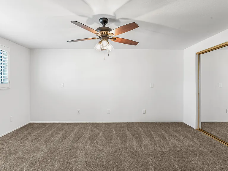 221 Rossmore Dr — Photo 11