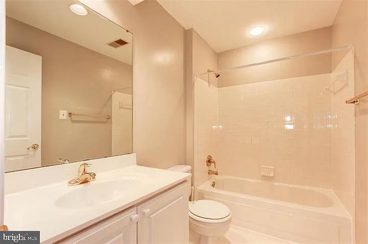 14213 Floral Park Dr — Photo 32