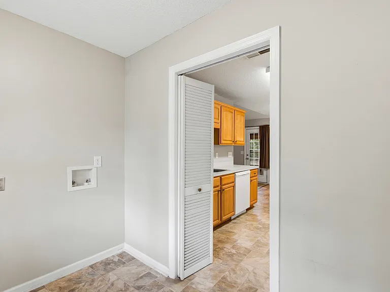 1860 Piper Dr — Photo 18