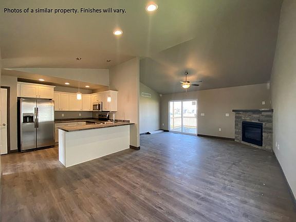5th image of 624 Hillside Dr