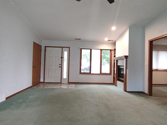 5th image of 129 Burdick St