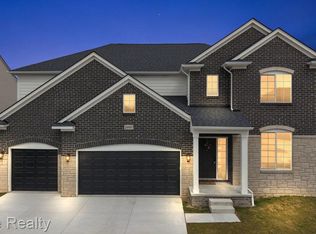 24603 Callaway Dr, Macomb, MI