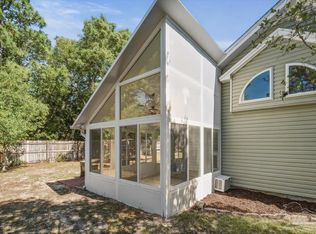 2189 Bellmeade Cir, Navarre, FL 32566